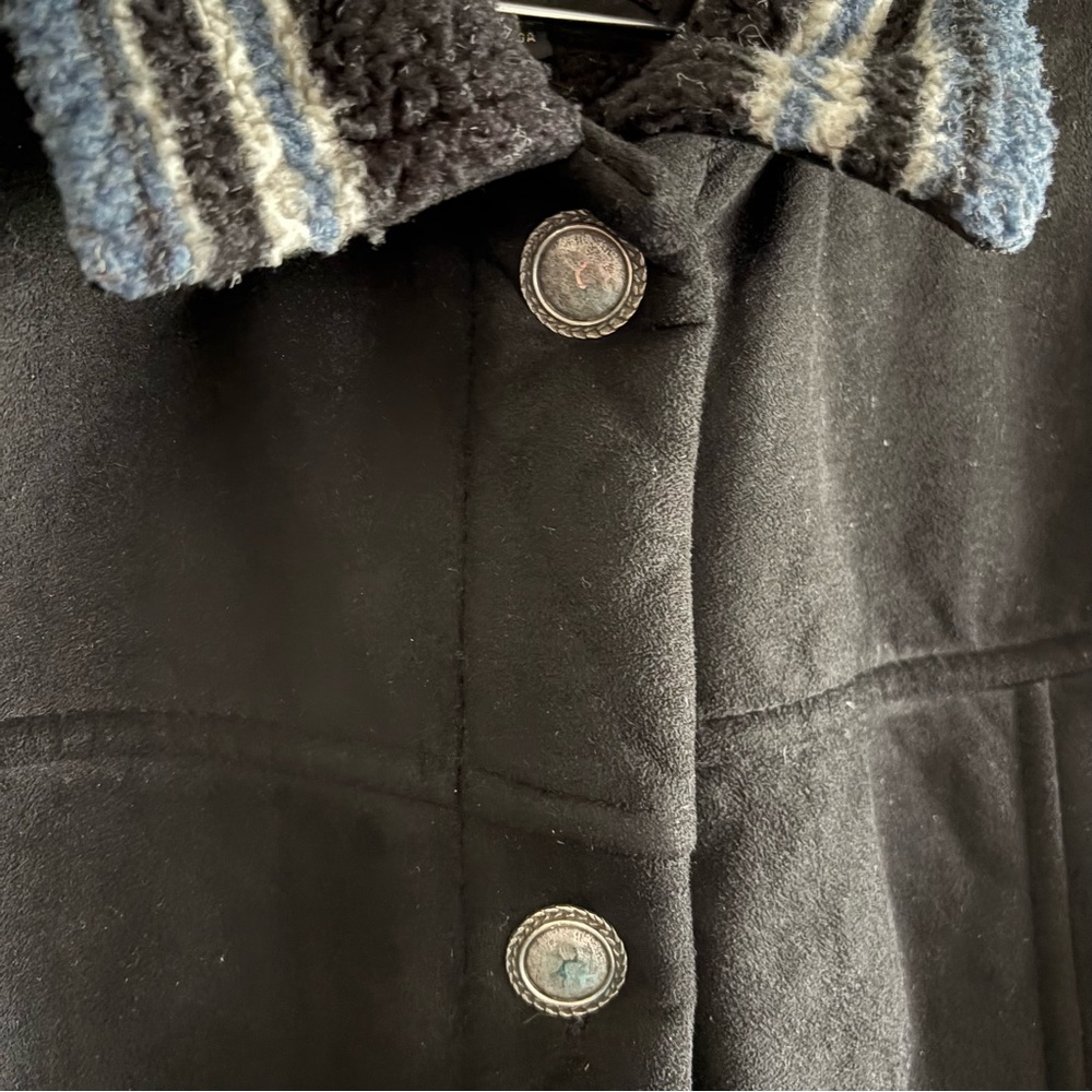 County Clothing Co Black Faux Suede Jacket Blue Stripe Sherpa Lining XL - Picture 2 of 6